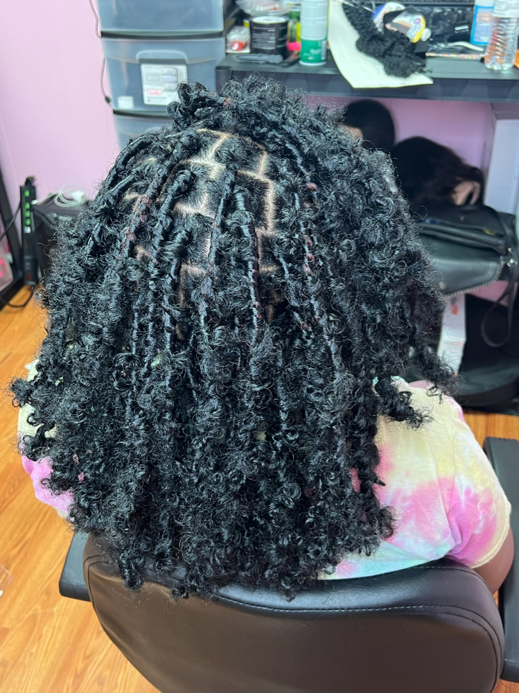 smedium butterfly locs