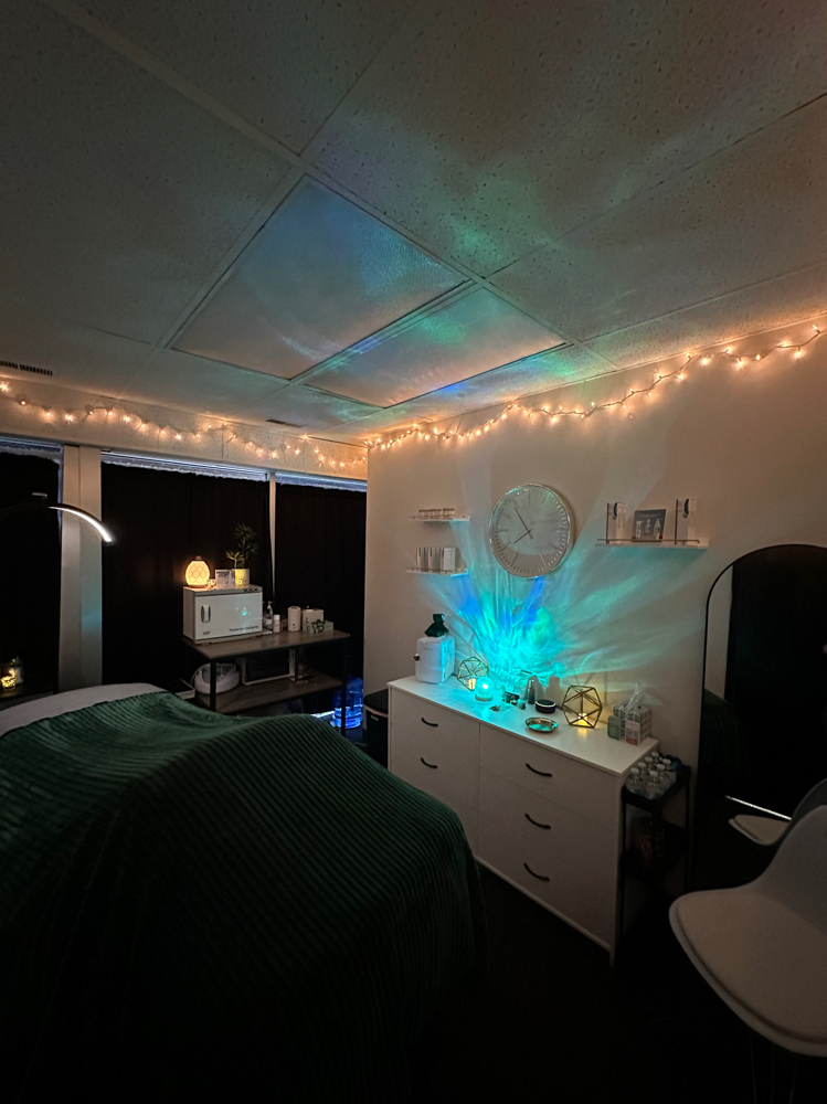 Emerald Glow Facial: 60/75min