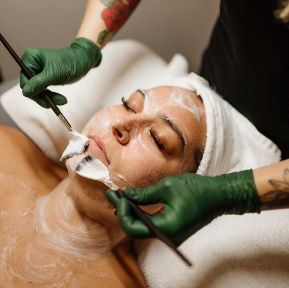 Emerald Glow Facial — 75min