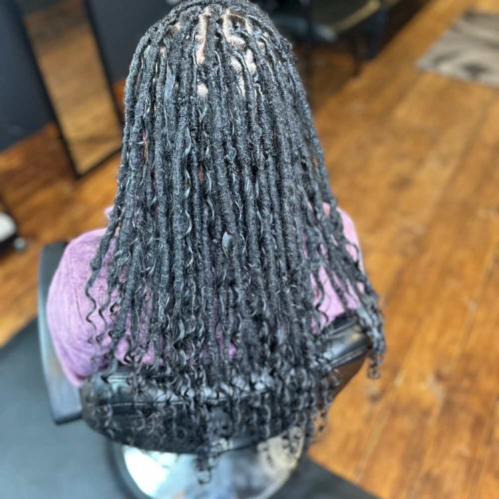 Miracle Knots W/O Hair at TAI.THE.STYLIST HAIR STUDIO INC. in Dayton, OH