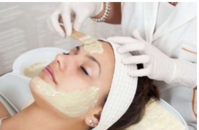 Waxing/Sugaring (Full Face