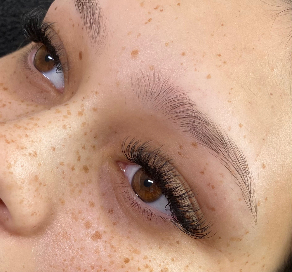 Hybrid Full Set Eyelash Extensions