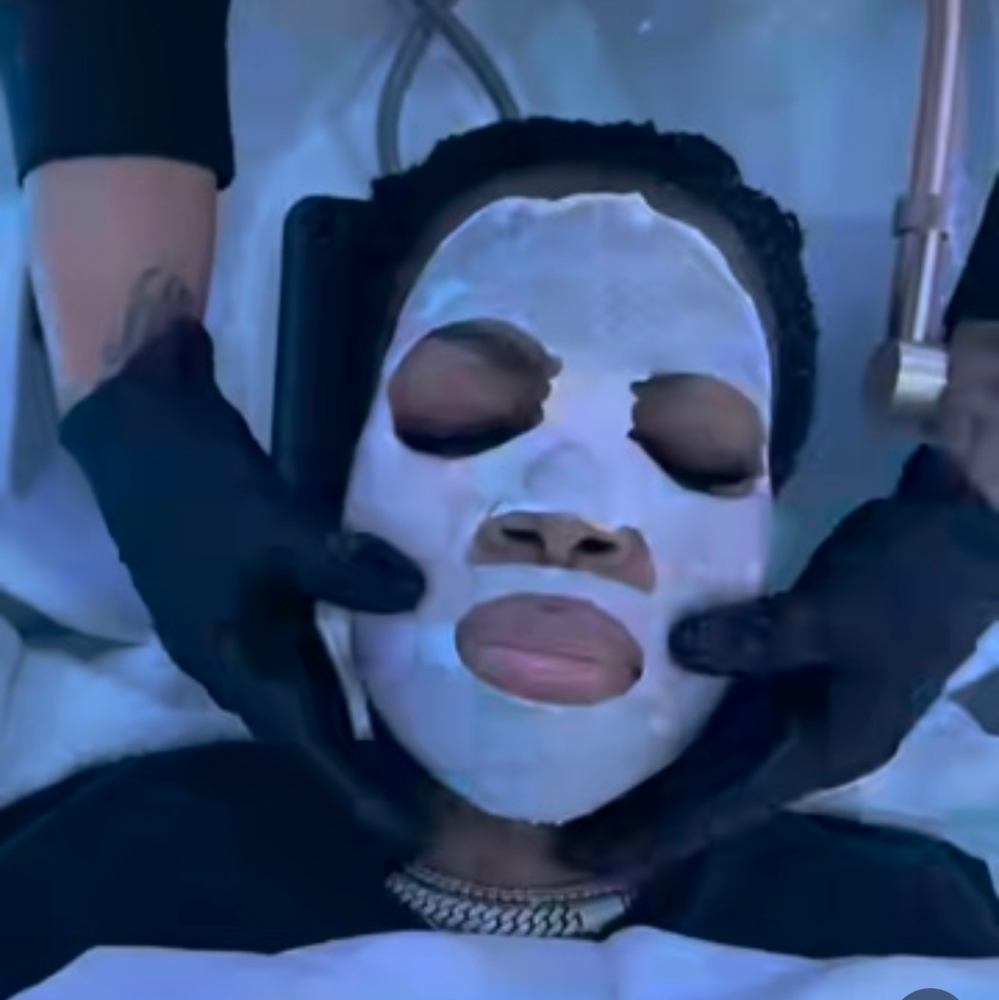 Hydrating Facial With Collagen Mask