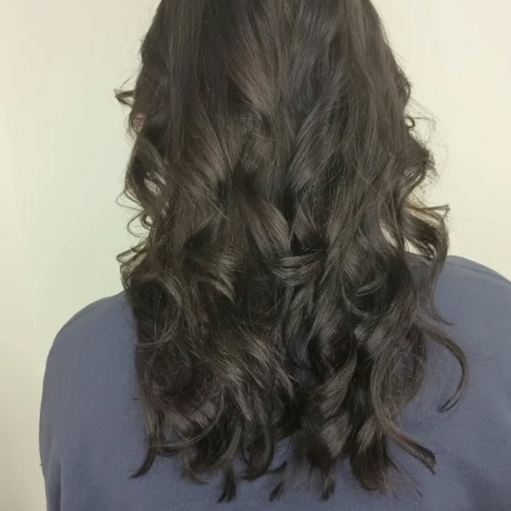 shampoo and style at Beauty By Alexis in Louisville, KY