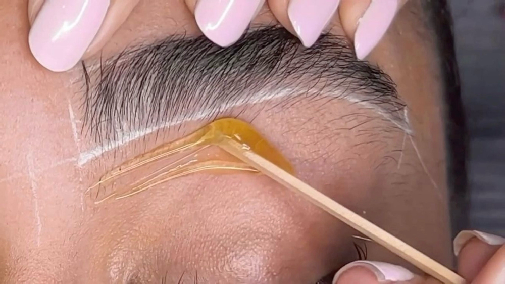 Brow Wax (Brow Sculpt)