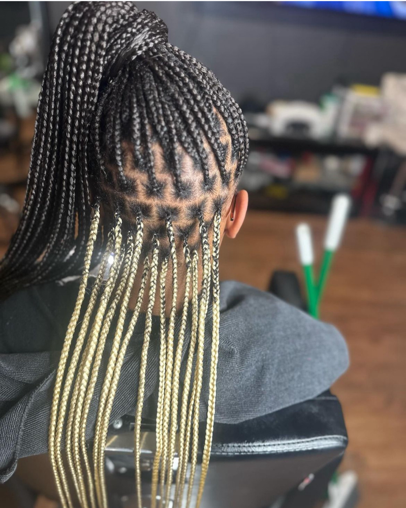 Sm-Medium Knotless Braids