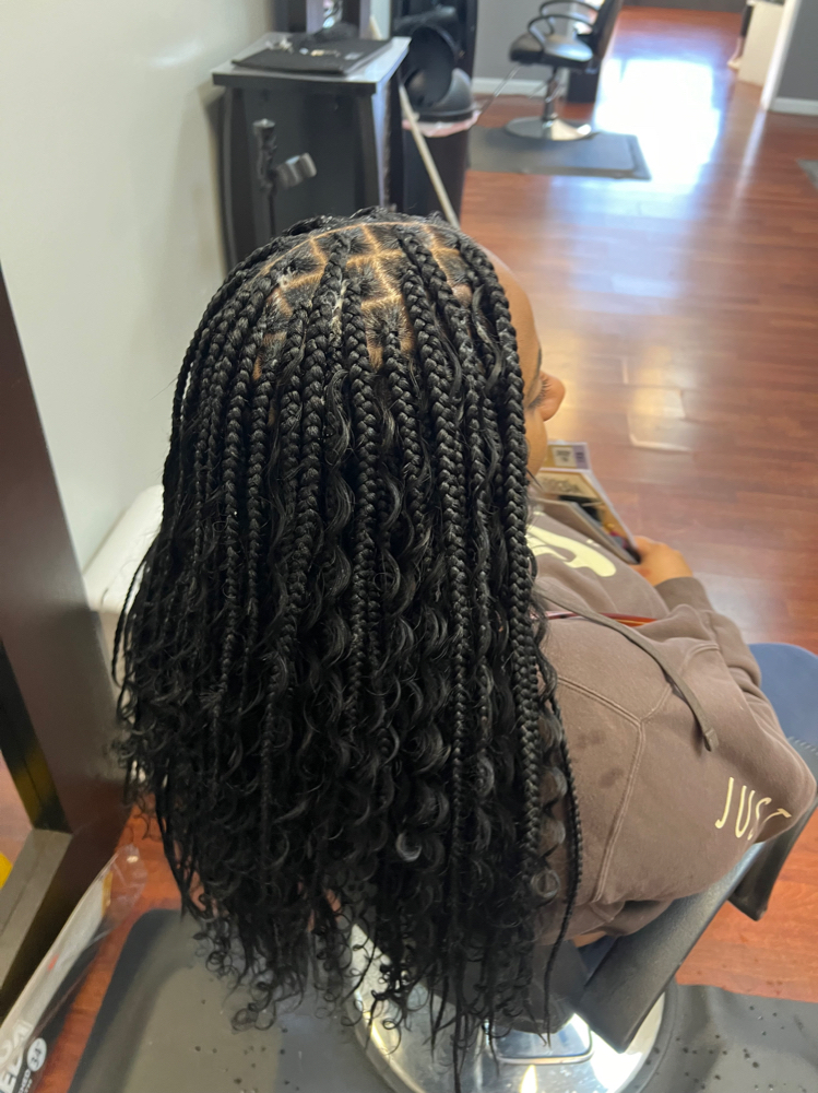 Bora Bora Knotless Braids