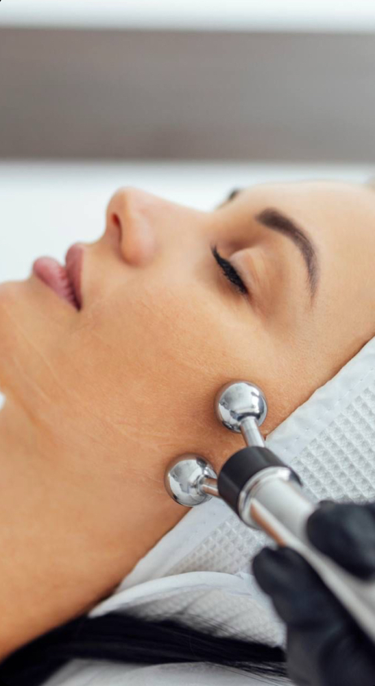 Needleless Lift: Microcurrent