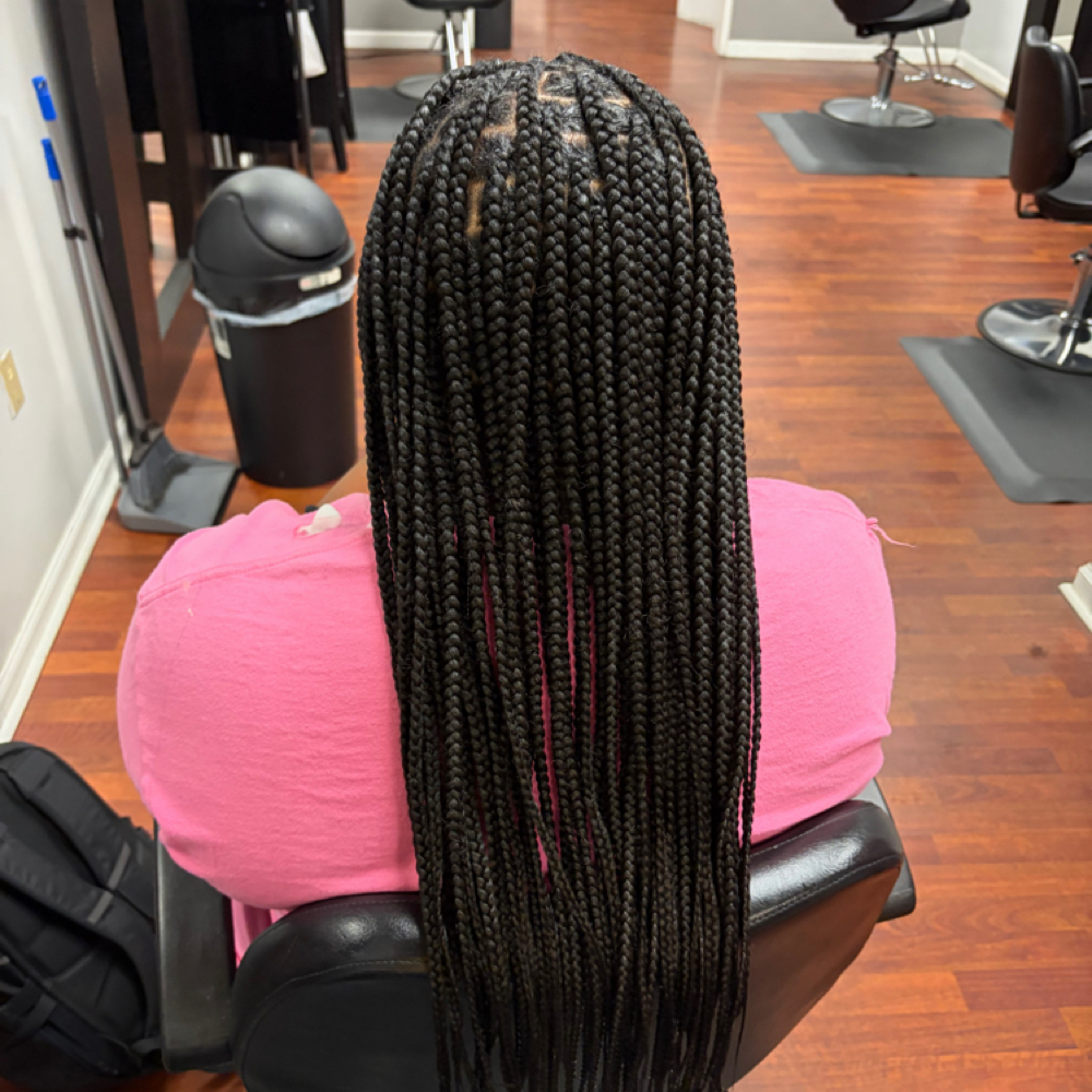Knotless at Jasmine Allayne Studio in Burlington, NC