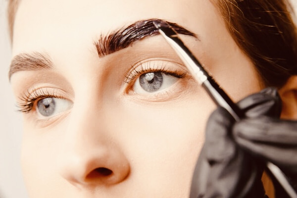 Brow Tinting
