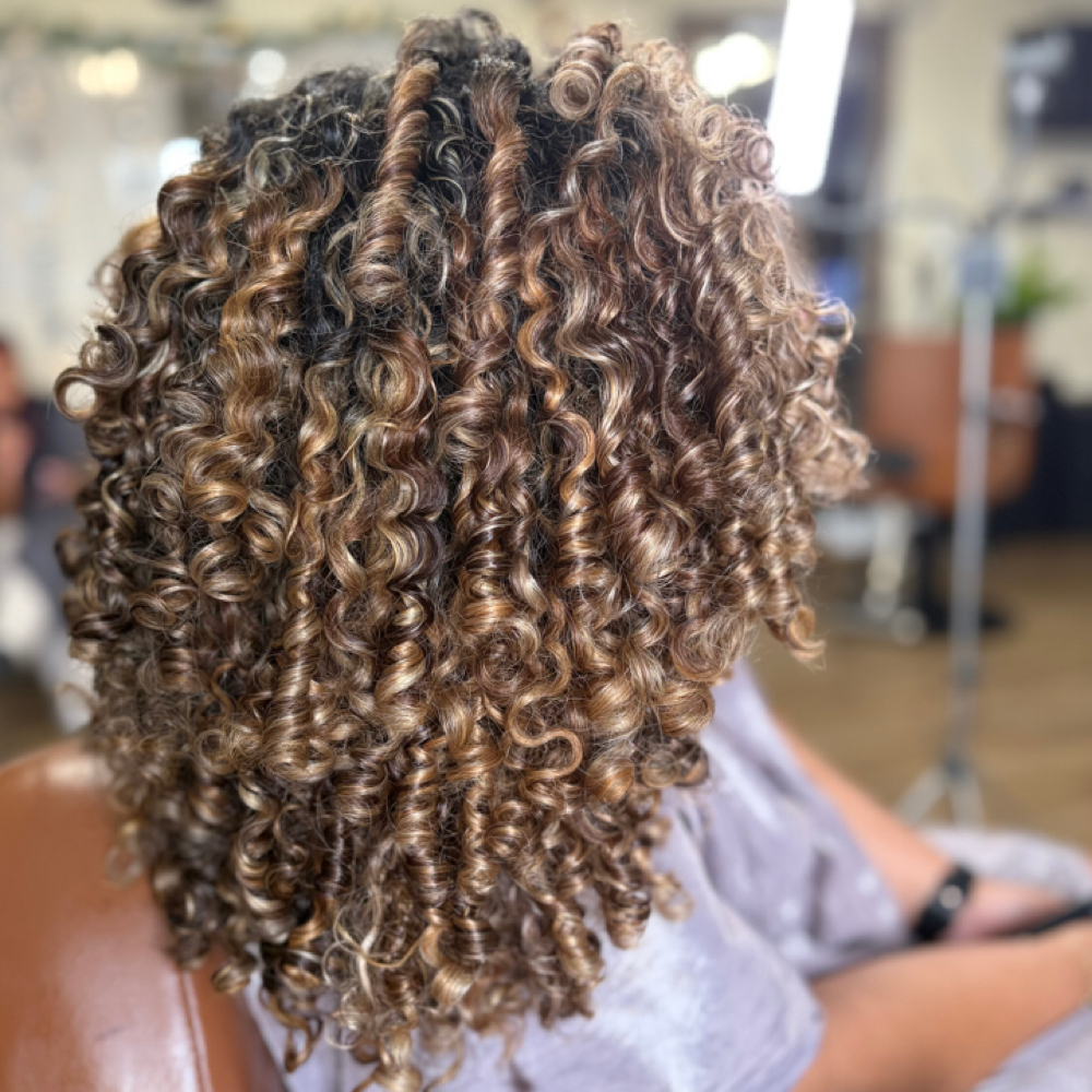 Curly Wash | Go at Amillie Starr HMUA⭐️ in Lawrence, MA