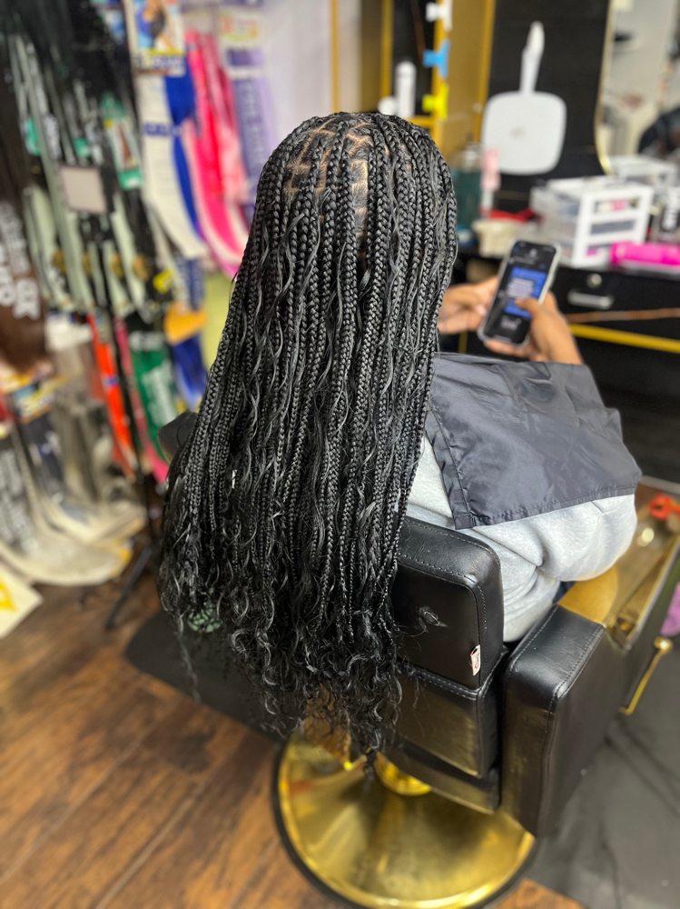 Small Knotless Boho Braids