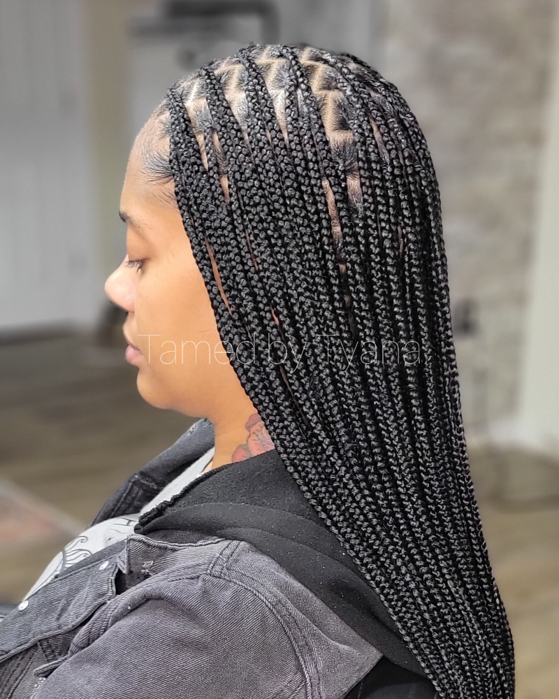 Smedium Knotless Braids