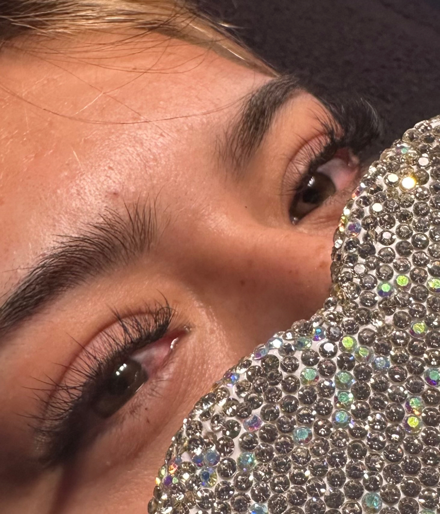Hybrid Eyelash Extensions