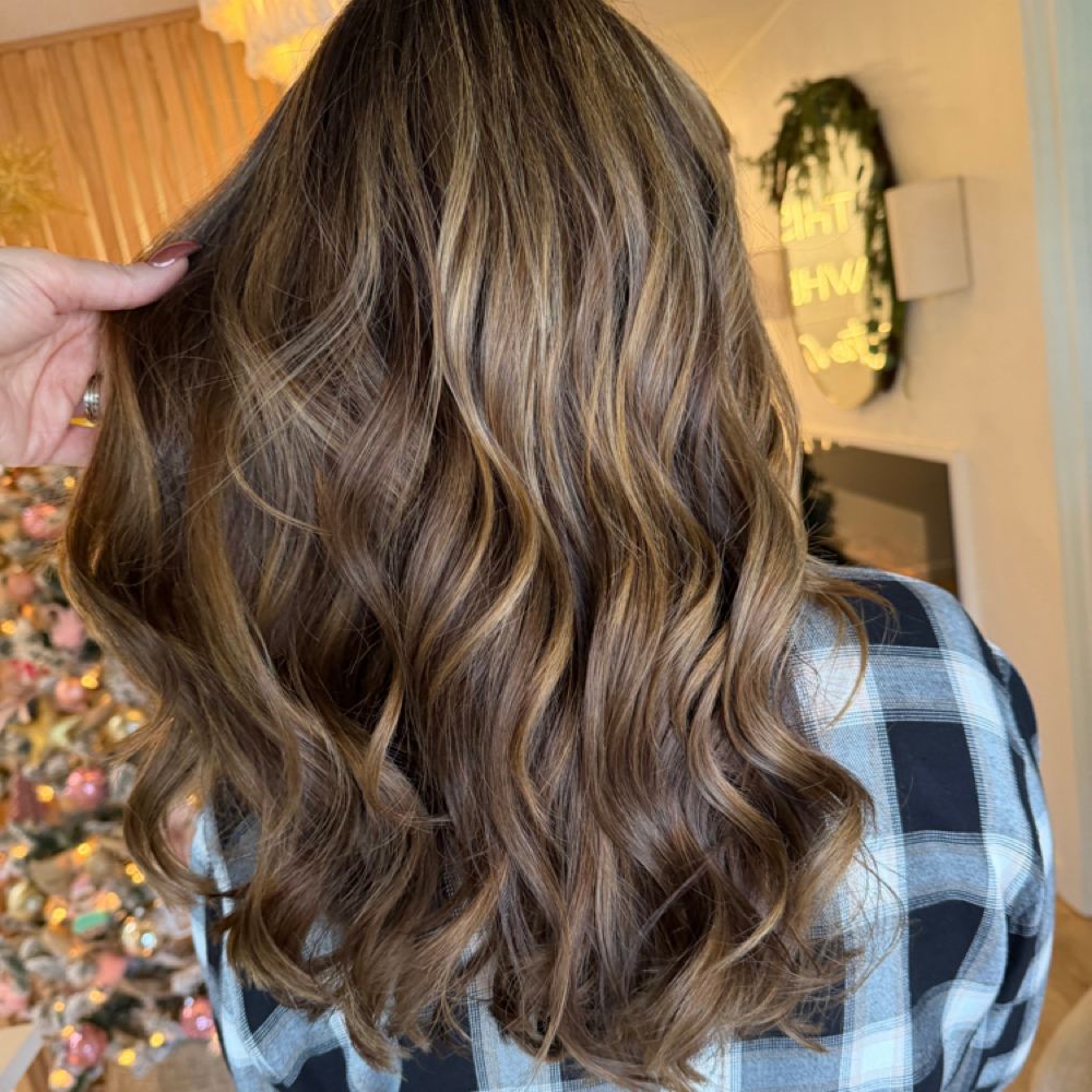 Womans Mid Length Cut at Naomi Pena in Puyallup, WA