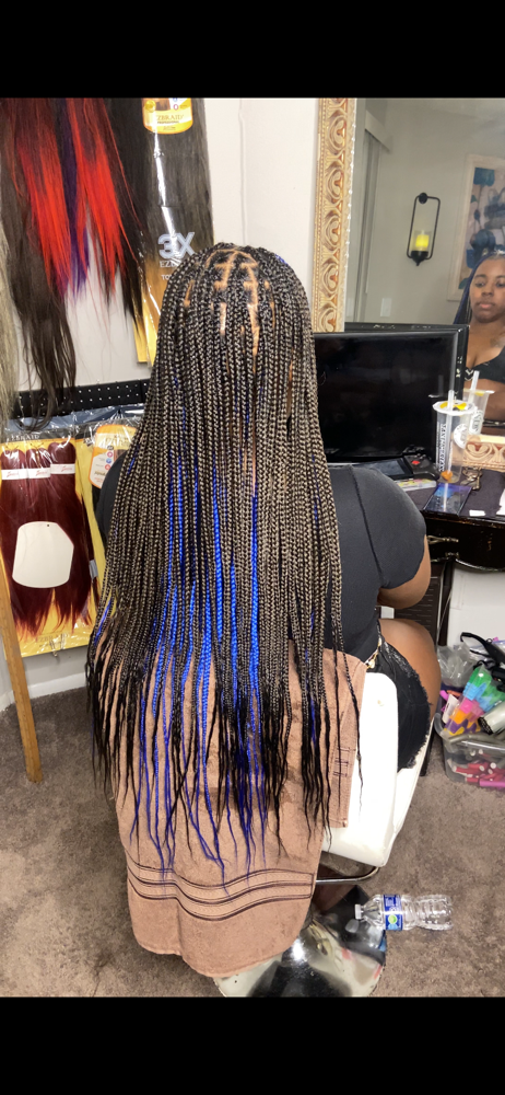 Knotless braids: Smedium at Tressé by Asholyn in Martinez, GA