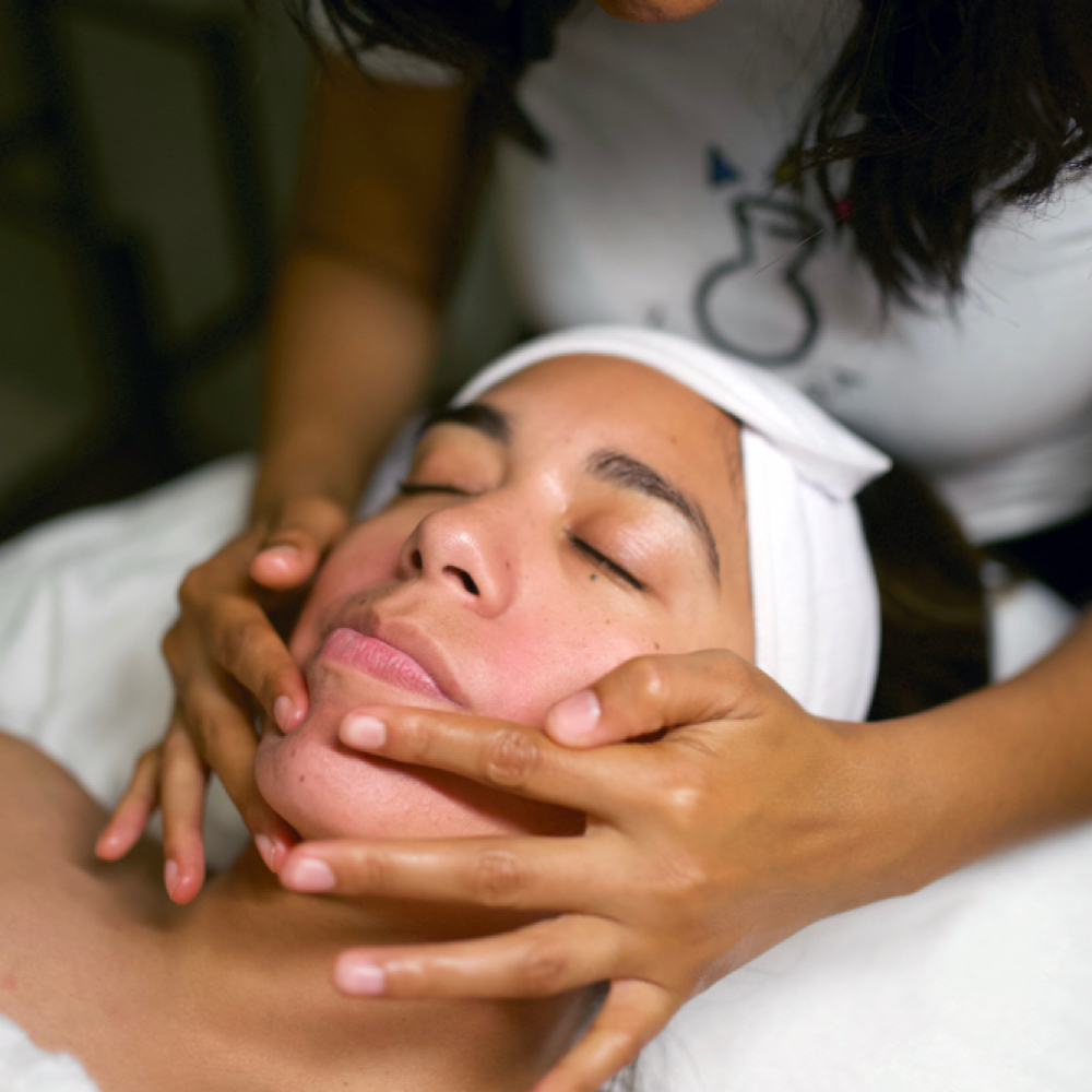Express Sculpt & Lift at Nawh-ba in Port of Los Angeles, CA