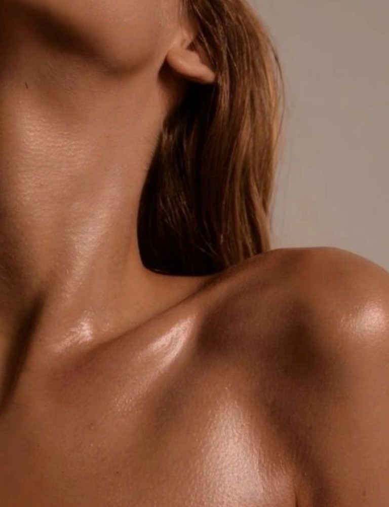 The Luxe Spray Tan at Aglow By Alex in Kenosha, WI