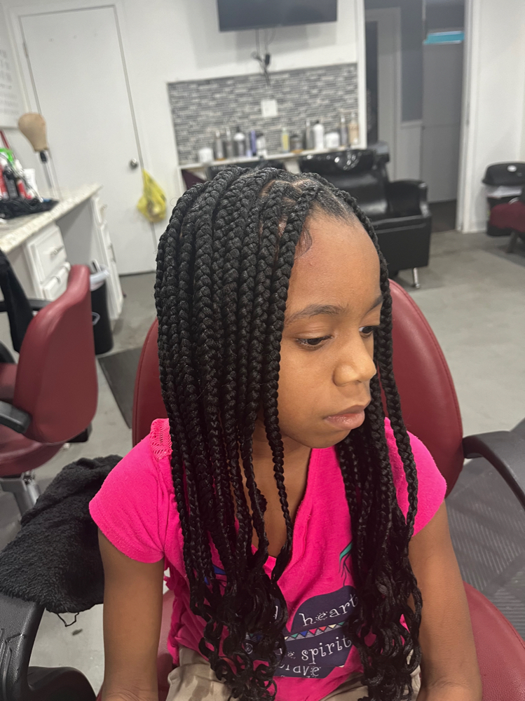 Kids Knotless With Curly Ends at The Hairapist Experience in Mount morris, MI