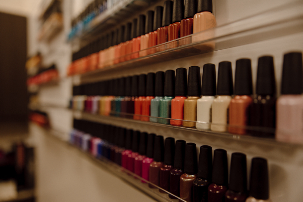 CND Dip Layer gel manicure