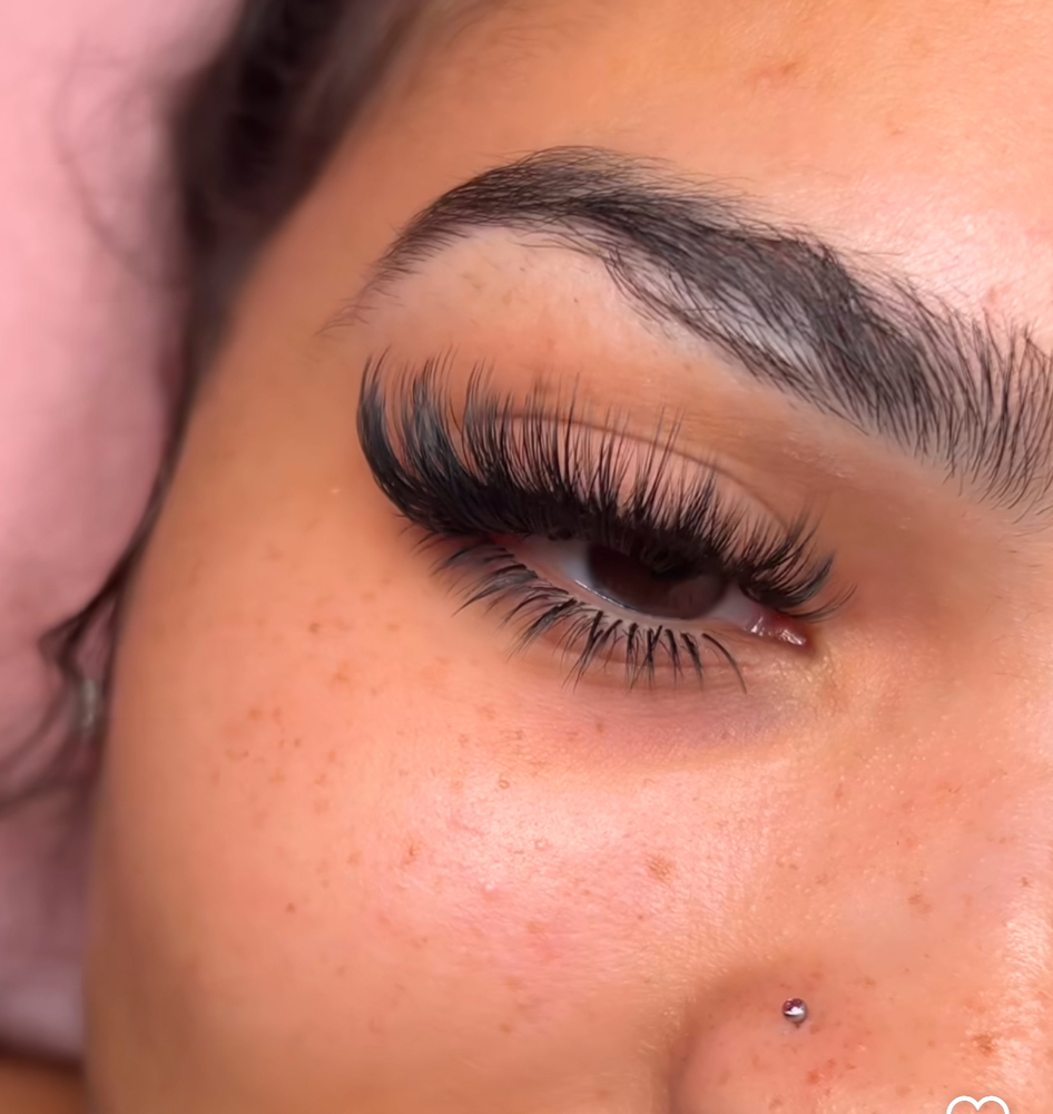 Wispy Natural Volume Lashes