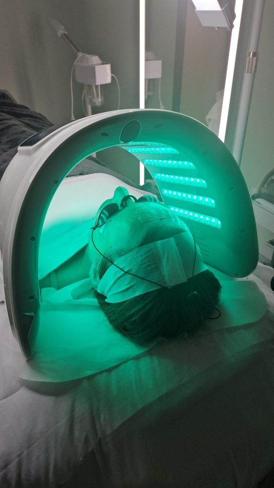 R&B Light Therapy Facial