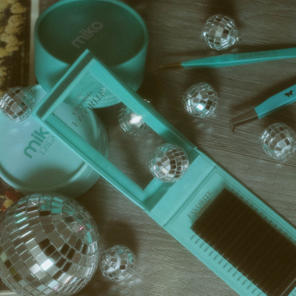 Extended/ 3+ Week Fill at Sugar + Lash Co. in Granite Falls, WA