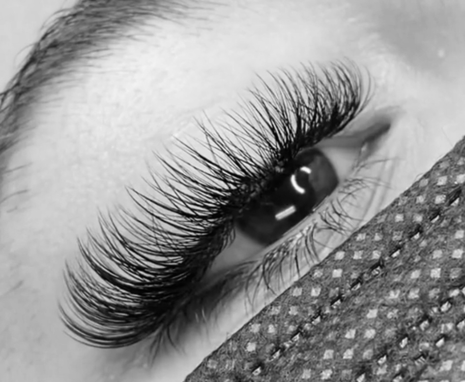 Hybrid Full Set at Lashed by Jenna in Mineral Ridge, OH