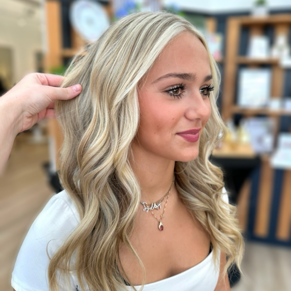 Partial Highlight Long-Extra Long at Groovy Beauty Babes in San Antonio, TX