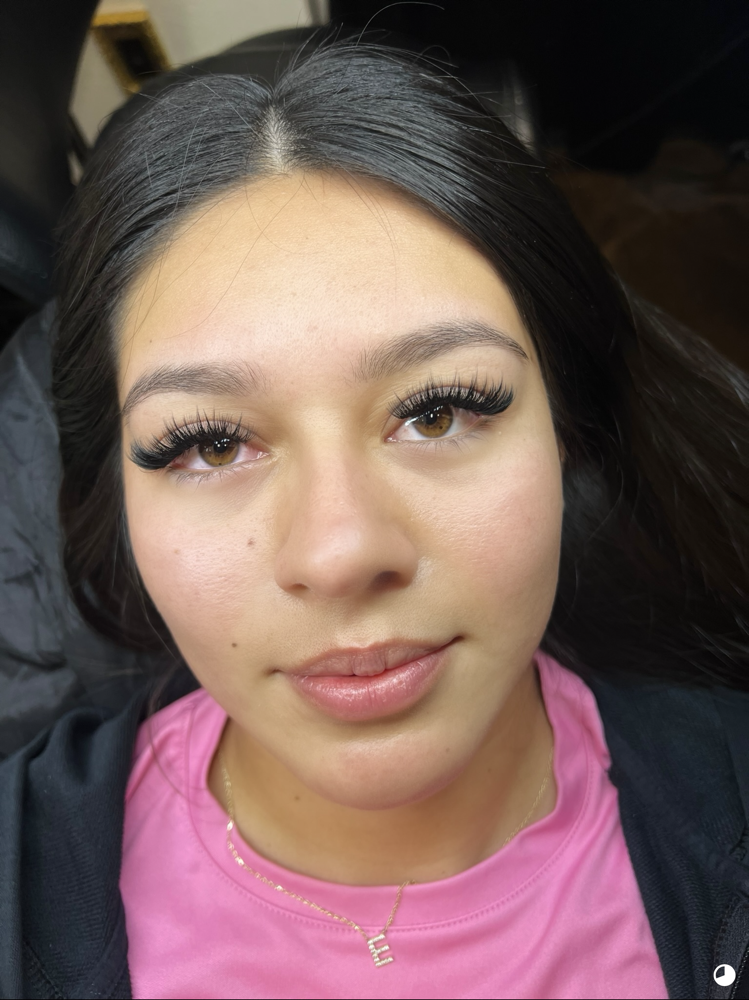 Eyelash Extensions Hybrid Fill