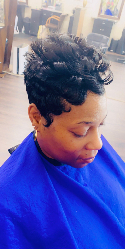 Shampoo/stlye (Relaxer Hair) at Hair Trendz in Columbia, SC