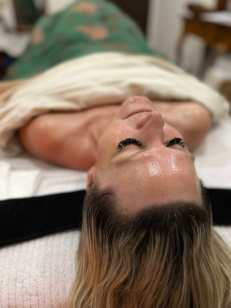 The Ultimate Dermaplane Pro Facial