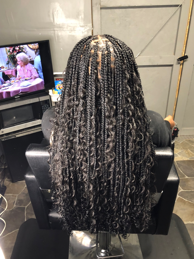 Small Bohemian Knotless