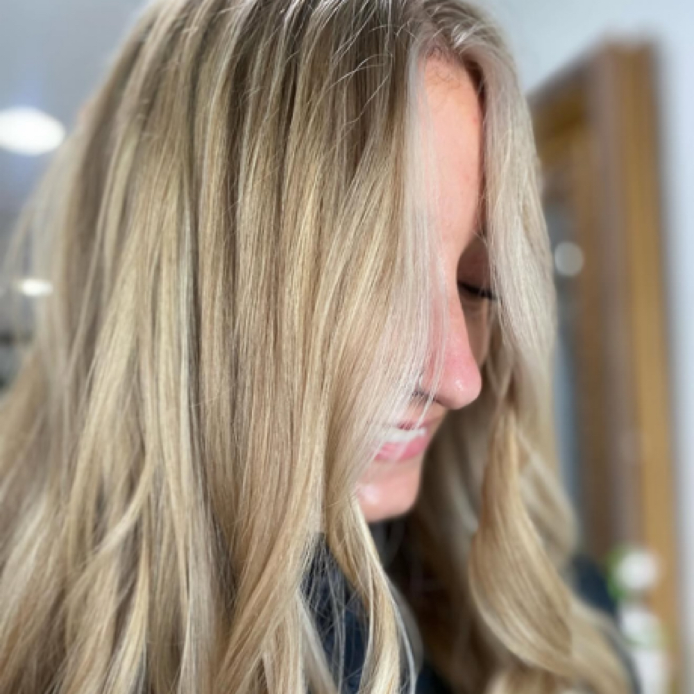 Full Highlight+ Blowout at Ashlyn Freels @ Mayze Salon Suites in Knoxville, TN