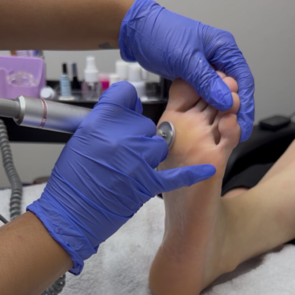 Pedicure (solo limpieza) at DariStudio in Dunwoody, GA