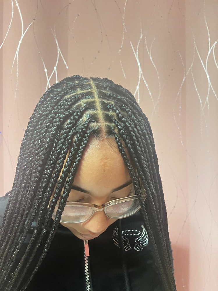 MEDIUM KNOTLESS BRAIDS at Locked In Lux in Oxnard, CA
