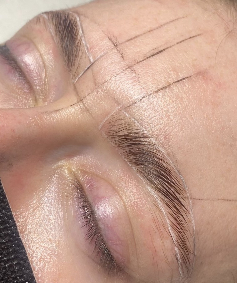 Brow Mapping & Wax