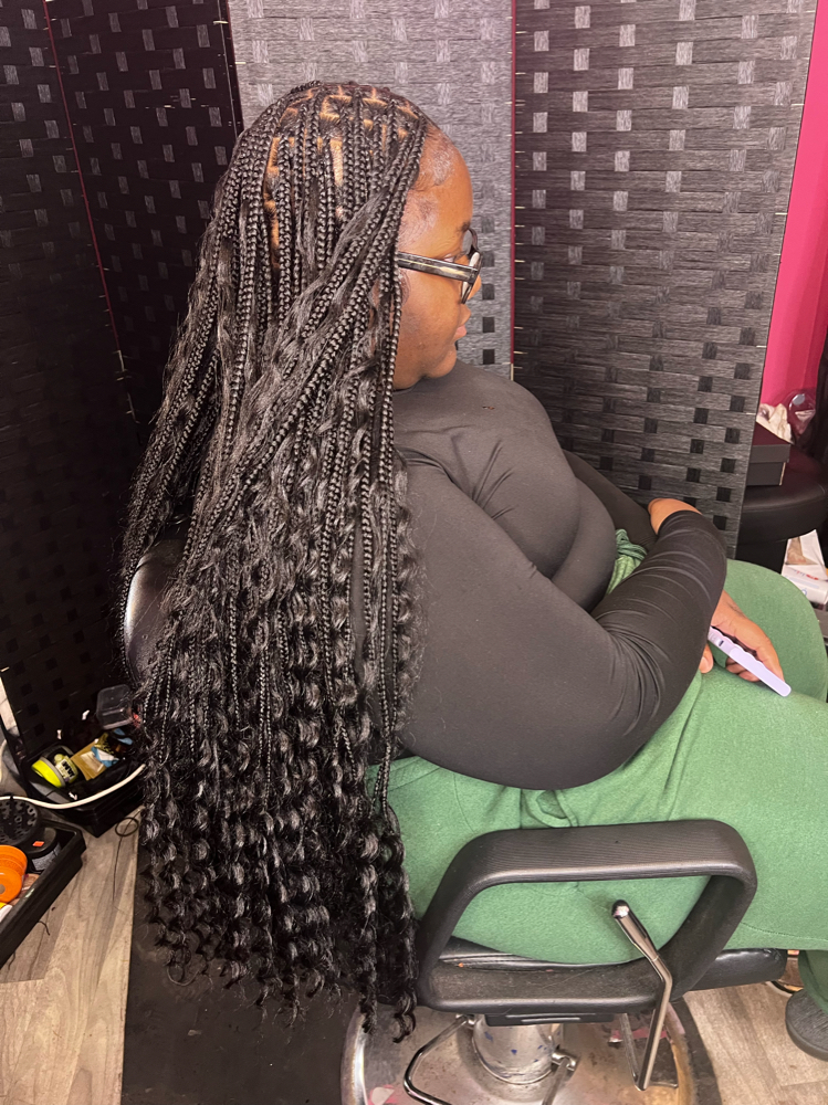 Small Bohemian Knotless