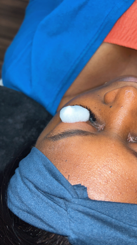 Eyelash Extension Removal & Shampoo