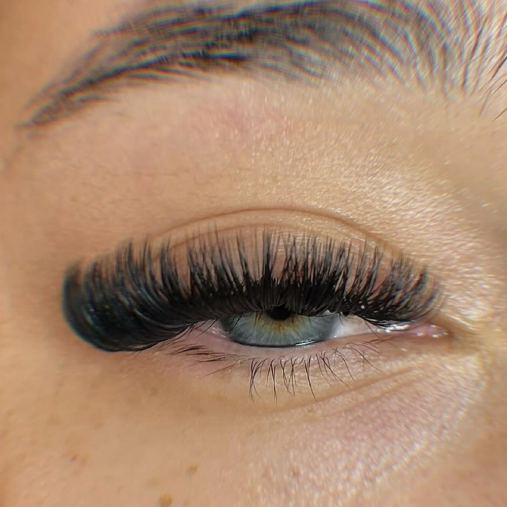 Volume Lash Set at Sinhoui Emporium in Chula Vista, CA