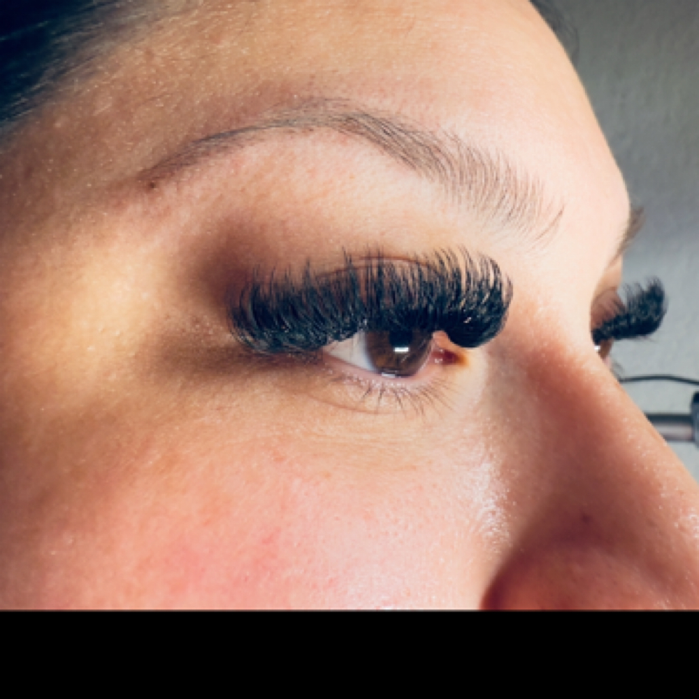 Feathered Volume Lash Set