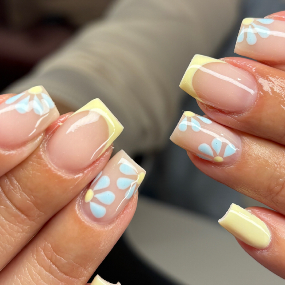 Hard Gel - Constructor de Gel Duro at Nails By Adriana in Lynnwood, WA