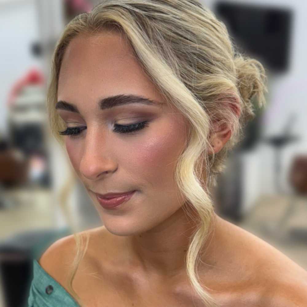 Makeup Application at You GLOW Girl Ms Beauty Bar and Blowtique in Picayune, MS