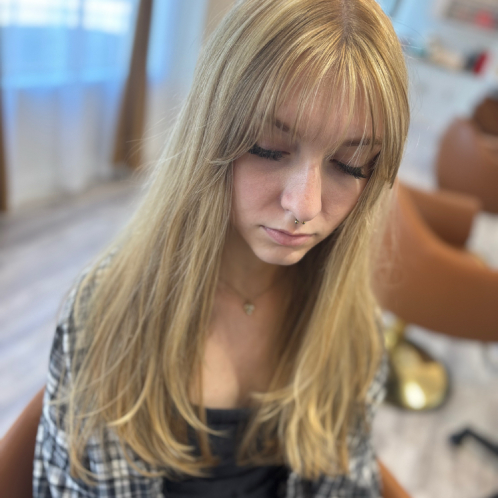 Bang Trim at Meza Beauty in Mundelein, IL