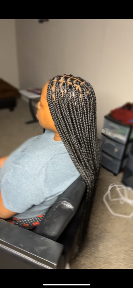 Medium Knotless / Midback