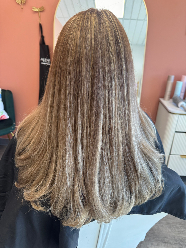 Women’s Mid Length/Long Haircut