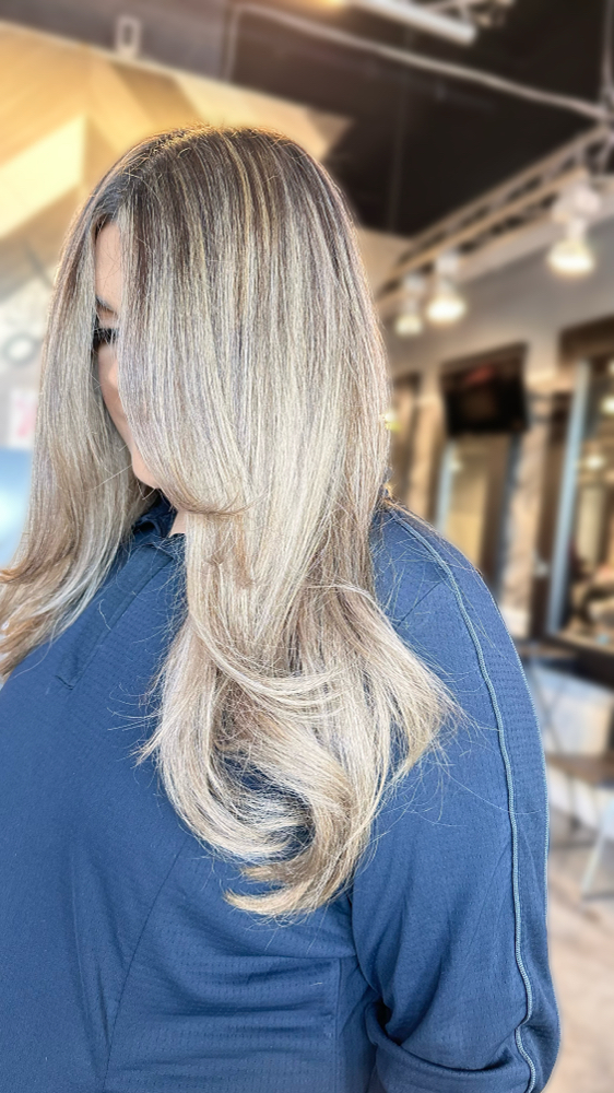 Specialty Blonding Balayage