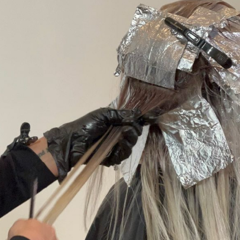 Mini Blonding Refresh at Blonding x Emily in Evansville, IN