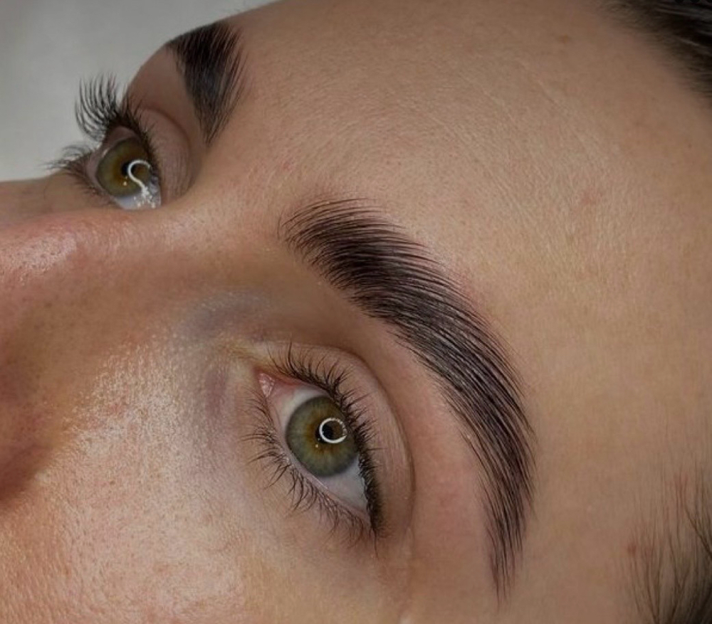 Brow Lamination & Tint