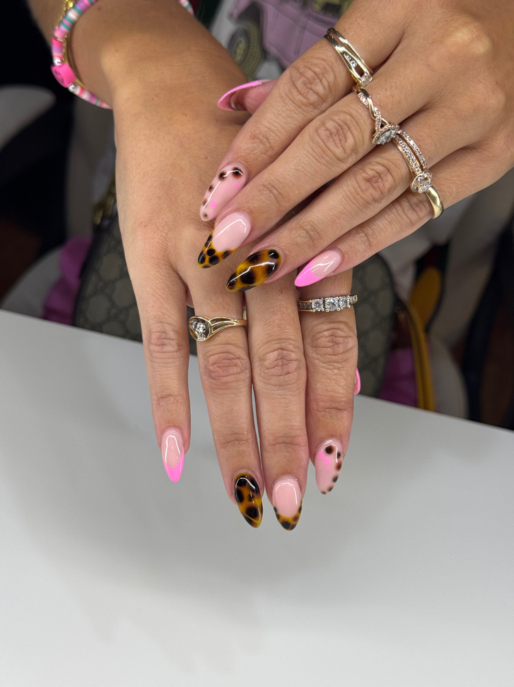 Fill In at Nothin But Nails in Ashland, KY